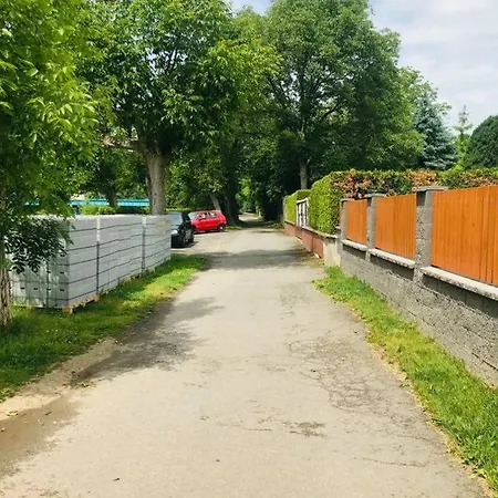 U řeky